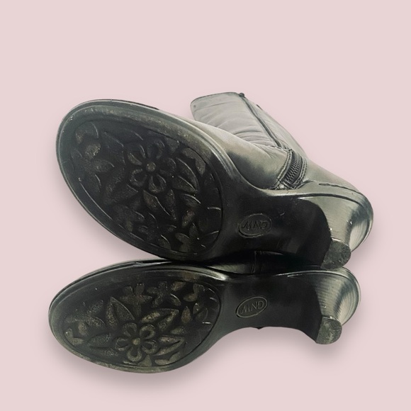 GNW Black Leather Button Side Boot Vintage Inspired SZ 6 - Picture 8 of 13